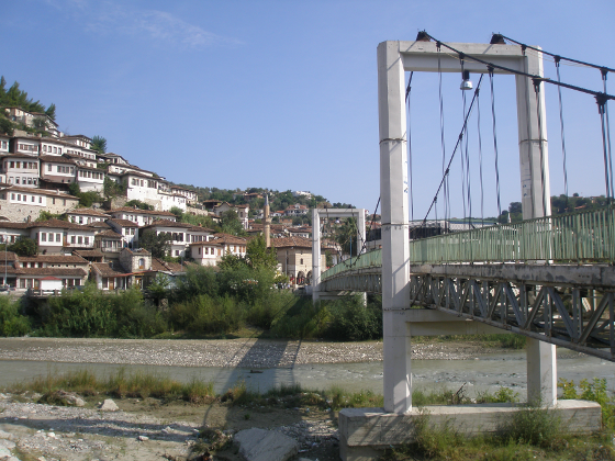 Brücke über den Osum, Berat, Albanien, © Thede Kahl Brücke über den Osum, Berat, Albanien, © Thede Kahl