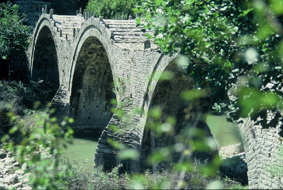 Brücke über den Vikos, Kipoi Zagoriou, Griechenland, © Thede Kahl Brücke über den Vikos, Kipoi Zagoriou, Griechenland, © Thede Kahl