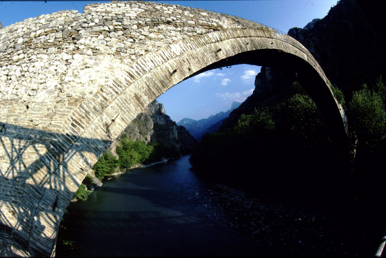 Brücke über den Aoos, Konitsa, Griechenland, © Thede Kahl Brücke über den Aoos, Konitsa, Griechenland, © Thede Kahl